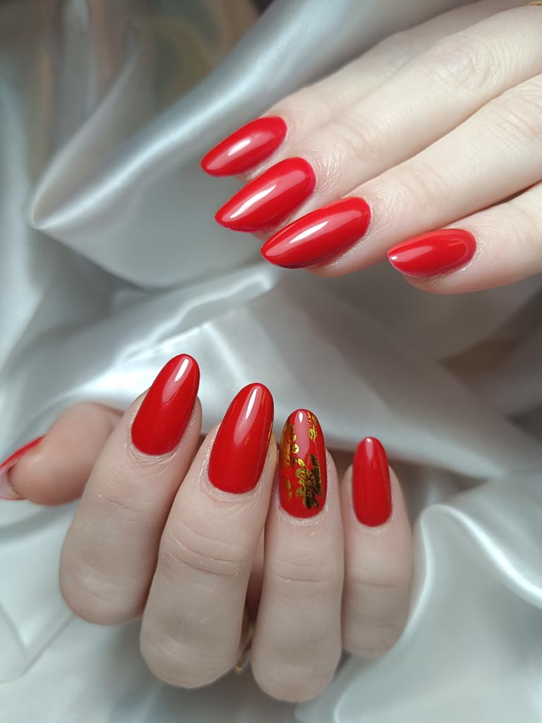 Nail art rouge pastel couleur unie – Nails Expert formatrice onglerie à Nantes